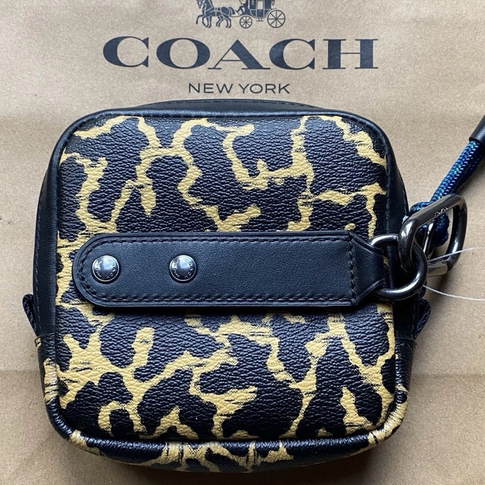 Coach Disney Dumbo Pouch Belt Bag Charm - Picture 2 of 6